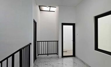 Rumah Lingkungan Elite Solo Baru