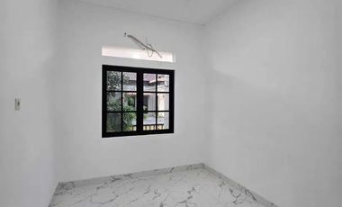 Rumah Lingkungan Elite Solo Baru