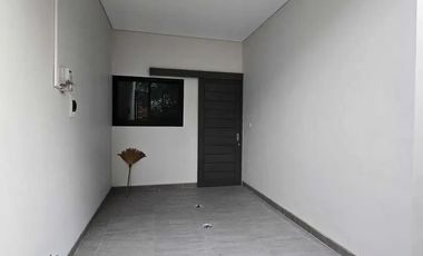 Rumah Lingkungan Elite Solo Baru