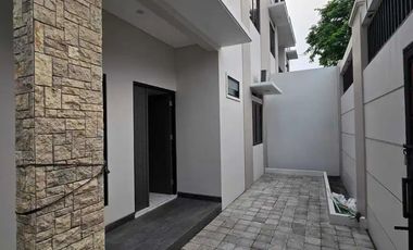 Rumah Lingkungan Elite Solo Baru
