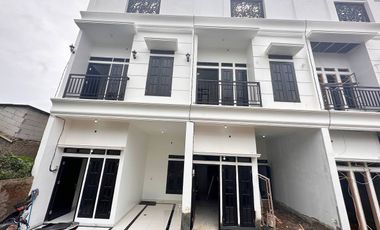 Dijual Rumah Dekat Tol Cawang, PGC Cililitan dan Pasar Kramat Jati