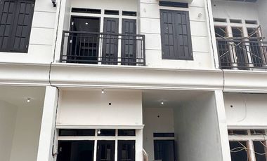 Dijual Rumah Dekat Tol Cawang, PGC Cililitan dan Pasar Kramat Jati