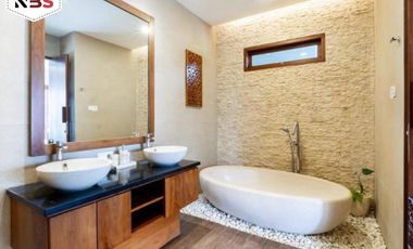 FOR SALE VILLA MEWAH BATUBOLONG CANGGU BALI