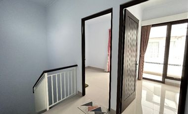 Dijual murah rumah cantik baru selesai renov di Tapos, Sukatani