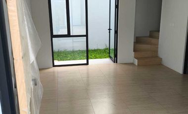 Rumah Lippo Cendana garden vista serene