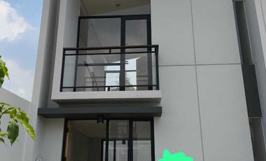 Rumah Lippo Cendana garden vista serene