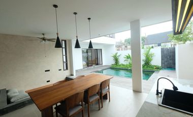 Villa Modern Baru Dekat Pantai Seseh dan Pererenan Bali