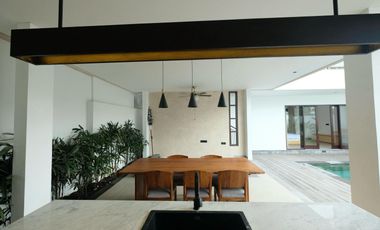 Villa Modern Baru Dekat Pantai Seseh dan Pererenan Bali