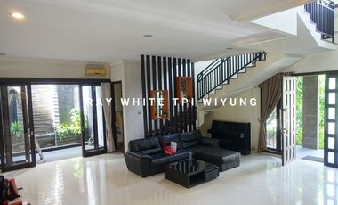 Dijual rumah Citraland Utara Surabaya