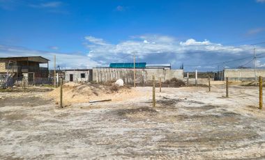 Venta de Terreno en Santa Elena en  la  playa de Ayangue, AndA.