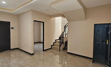 Jual Rumah 2 Lantai Cantik modern Cibubur Jaktim