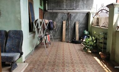 RUMAH DAN PRODUKSI ROTI