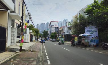 Disewakan rumah bisa untuk usaha lokasi strategis dekat restoran central dan dekat dapur coklat Tomang (jak-bar)