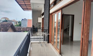 Rumah 3 lantai plus gudang di kadipiro banjarsari solo kota