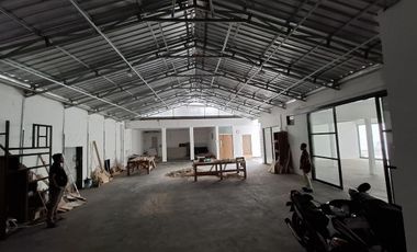 Rumah 3 lantai plus gudang di kadipiro banjarsari solo kota