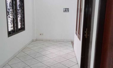 DISEWAKAN RUMAH DI CIREBON MENTENG JAKARTA SELATAN