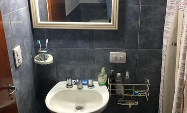 VENTA - Casa 2 dormitorios, cochera, parque y piscina - Alvarez, Santa Fe.