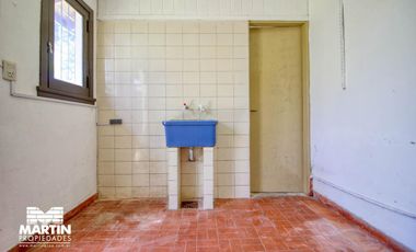 Casa en venta apta crédito. 5 amb con jardín y jardín de invierno en Olivos