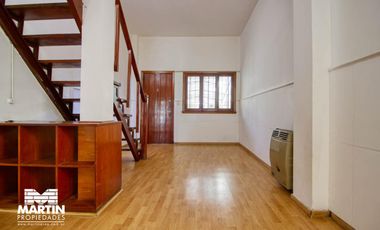 Casa en venta apta crédito. 5 amb con jardín y jardín de invierno en Olivos