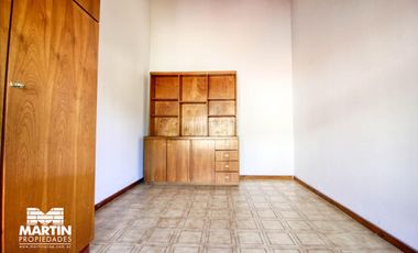 Casa en venta apta crédito. 5 amb con jardín y jardín de invierno en Olivos