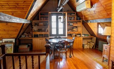 Casa de  6 ambientes con cochera y dependencia en venta en Vicente Lopez