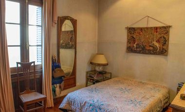 Casa de  6 ambientes con cochera y dependencia en venta en Vicente Lopez