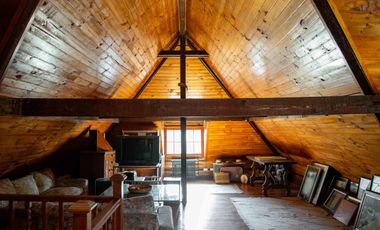 Casa de  6 ambientes con cochera y dependencia en venta en Vicente Lopez