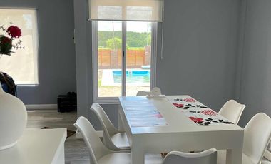 Casa en venta - 4 Dormitorios 2 Baños - Cocheras - 160Mts2 - Entre Ríos