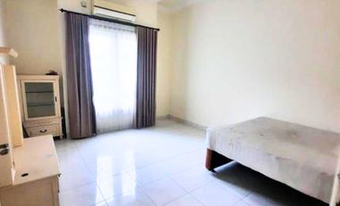 Rumah murah 2 lantai di Tenggilis