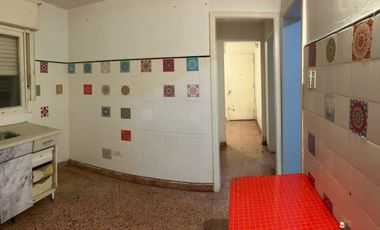 Casa en venta - 2 Dormitorios 1 Baño - Cocheras - 256Mts2 - Berazategui