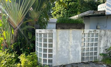 DISEWAKAN VILLA PERLU RENOVASI,LOKASI SENTRAL SEMINYAK