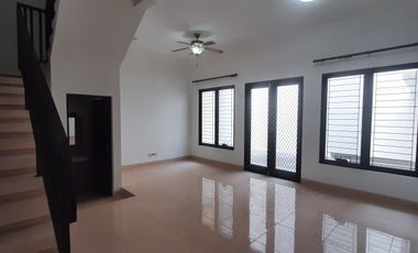 Graha Sentosa Siap Huni Depan Taman