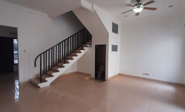 Graha Sentosa Siap Huni Depan Taman