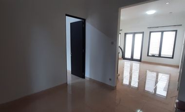 Graha Sentosa Siap Huni Depan Taman