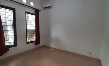 Graha Sentosa Siap Huni Depan Taman