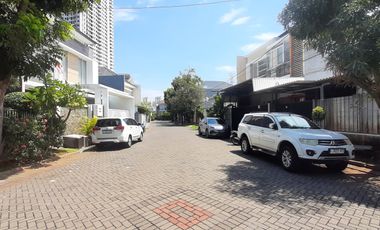 Graha Sentosa Siap Huni Depan Taman