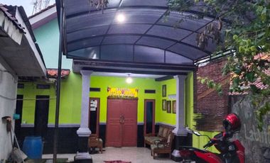 Dijual rumah di jatiluhur lokasi strategis bisa buat cafe atau usaha