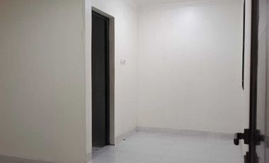 Disewakan Rumah 2 lantai di Kayu Putih