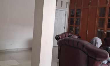Rumah 2 tingkat di Ciplak Kalimalang