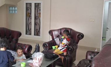 Rumah 2 tingkat di Ciplak Kalimalang