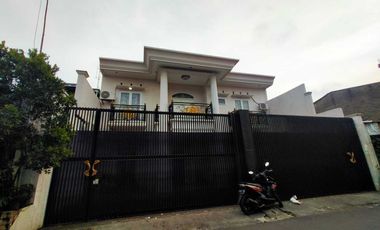 Rumah 2 tingkat di Ciplak Kalimalang