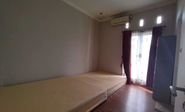 Rumah 2 tingkat di Ciplak Kalimalang