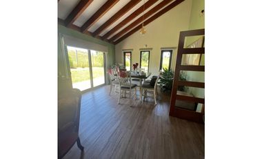 VENDE casa en sector Las Mariposas, Temuco.