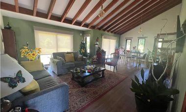 VENDE casa en sector Las Mariposas, Temuco.