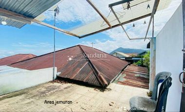 Rumah villa di dekat pasar tawangmangu murah