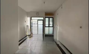 Disewa RUMAH UK 6X15M DI JALAN RAYA JELAMBAR