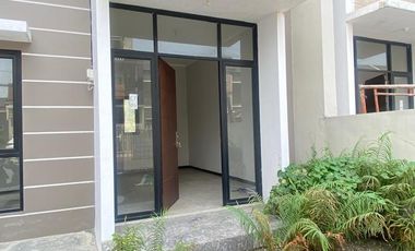 Disewakan rumah baru Gress boulevard utama Alana Tambak Oso