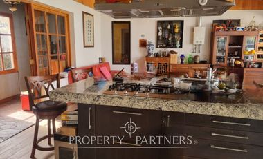 Excelente casa en consolidado condominio de la comuna