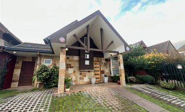 Casa en Arriendo en COD38803 Amplia Casa cerca de Colegios, en exclusivo sector - Hipoteca Sotiabank Tasa 1,7%