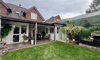 Casa en Arriendo en COD38803 Amplia Casa cerca de Colegios, en exclusivo sector - Hipoteca Sotiabank Tasa 1,7%